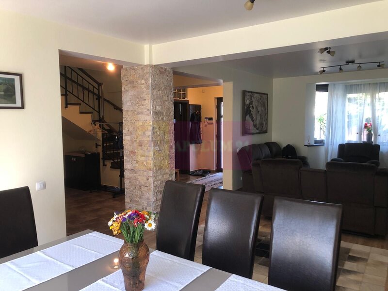 Vila premium OPORTUNITATE EXCELENTA zona foarte linistita Popesti
