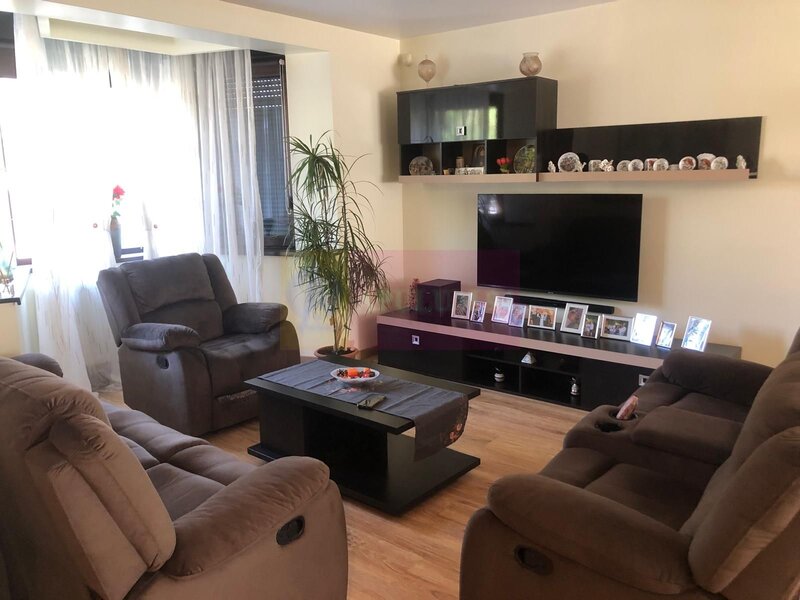 Vila premium OPORTUNITATE EXCELENTA zona foarte linistita Popesti
