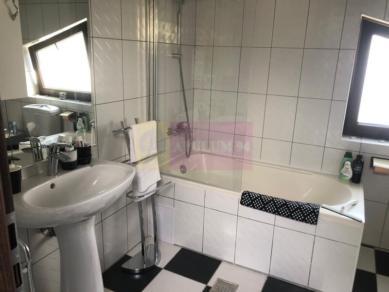 Vila premium OPORTUNITATE EXCELENTA zona foarte linistita Popesti