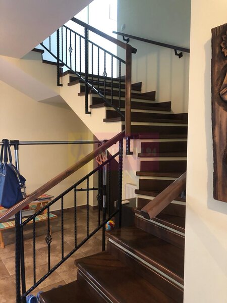 Vila premium OPORTUNITATE EXCELENTA zona foarte linistita Popesti