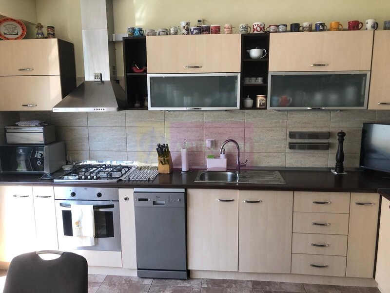 Vila premium OPORTUNITATE EXCELENTA zona foarte linistita Popesti