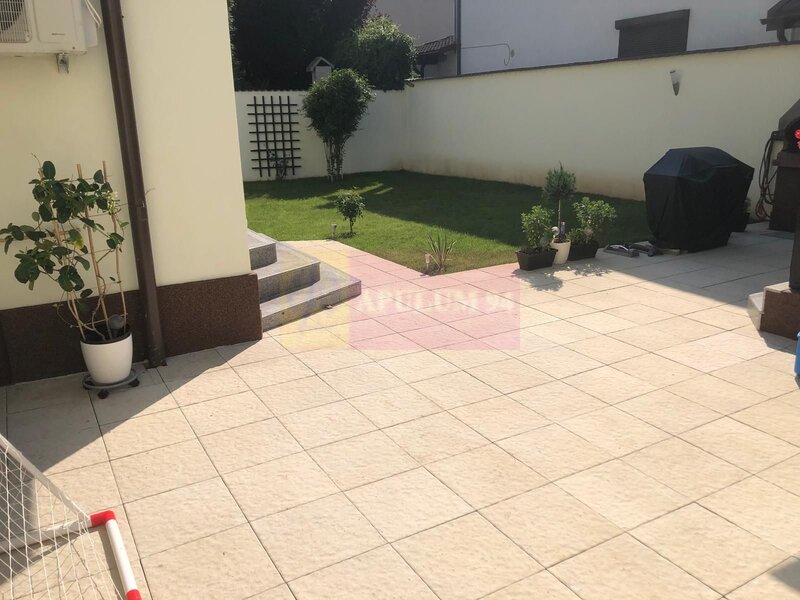 Vila premium OPORTUNITATE EXCELENTA zona foarte linistita Popesti